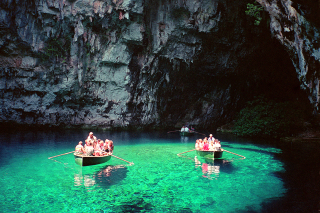 Melissani lake - cave   -   Σπήλαιο  Μελισσάνη