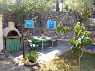 Τhe  garden  -  Ο κήπος