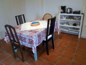 Food table  - Τραπέζι φαγητού