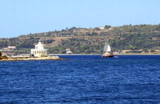 Lighthouse in Argostoli   -  Ο φάρος  στο Αργοστόλι