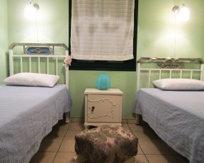 The single beds room  -  Υπνοδωμάτιο μονών κρεβατιών