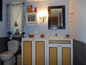 Bathroom   -   Μπάνιο
